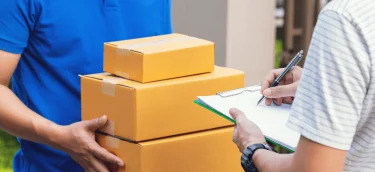 KuriermitLieferpaket-ezgif.com-png-to-webp-converter