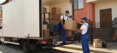 UmzugshelfermitKartons-ezgif.com-png-to-webp-converter